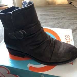 Booties good condition